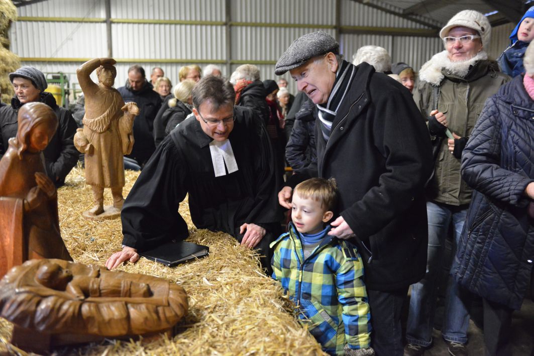 Einen nachweihnachtlichen Gottesdienst in einem echten Stall …