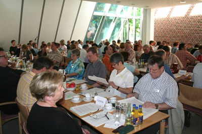 Delegierte auf der Sommersynode 2006